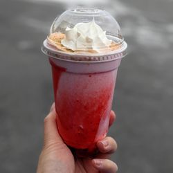 Fast Eddie's - Medium strawberry shortcake wildshake