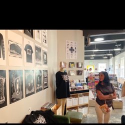 3Hive Record Lounge
