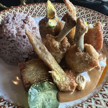 MaKiin - Award Winning Chicken - Thai Near Me - Houston, Texas