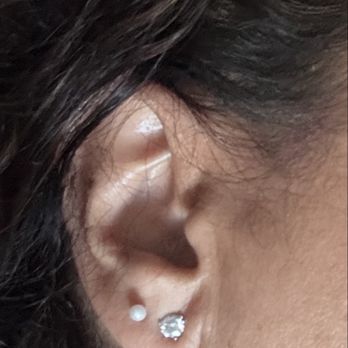 Rowan Avalon - Lobe piercing tiny pearl. - Piercing Near Me - Alpharetta, Georgia Rowan Avalon - Lobe piercing tiny pearl. - Piercing Near Me - Alpharetta, Georgia