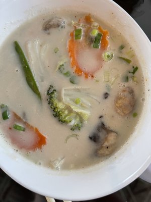 MAKI SUSHI AND THAI RESTAURANT by null