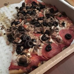 Vinny’s Pizza & More - Medium pizza