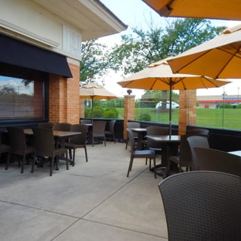 Warren's Ale House - Nice patio. It's below the street level so you don't have to look at traffic while you eat. - New American Near Me - Wheaton, Illinois Warren's Ale House - Nice patio. It's below the street level so you don't have to look at traffic while you eat. - New American Near Me - Wheaton, Illinois