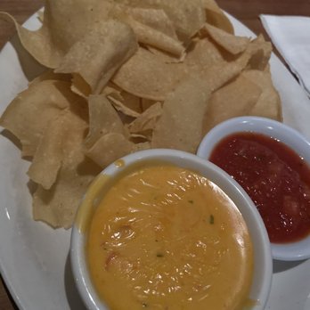 Cheddar's Scratch Kitchen - Chips & Homemade Queso - Comfort Food Near Me - Sanford, Florida
