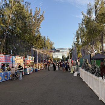 Christmas Wonderland - Festivals Near Me - Olympia Heights, Florida