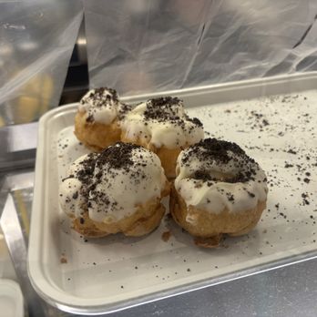 Beard Papa's - Bakeries Near Me - Austin, Texas