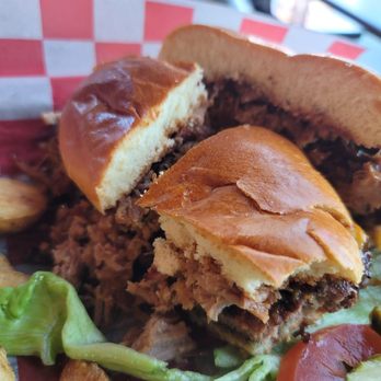 Famous Dave's Bar-B-Que - Ultimate burger - Barbeque Near Me - Union Gap, Washington Famous Dave's Bar-B-Que - Ultimate burger - Barbeque Near Me - Union Gap, Washington