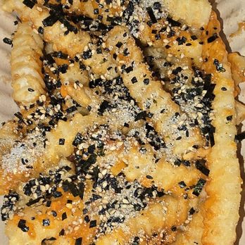 Kaleis - After requesting furikake for hurricane fries that was missing hurricane now it looks like hurricane - Hawaiian Near Me - Lahaina, Hawaii Kaleis - After requesting furikake for hurricane fries that was missing hurricane now it looks like hurricane - Hawaiian Near Me - Lahaina, Hawaii
