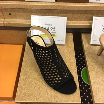 DSW Designer Shoe Warehouse - They will be mine!  Had I not been on my lunch break, I would've stopped to try them on. #shoeporn - Shoe Stores Near Me - Hamden, Connecticut