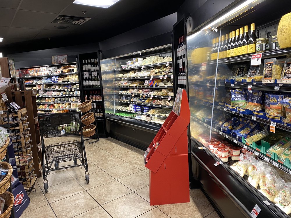 GIANT EAGLE Updated September 2024 11 Photos & 14 Reviews 4700