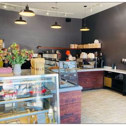 Proof Bakery - Quaint indoor.