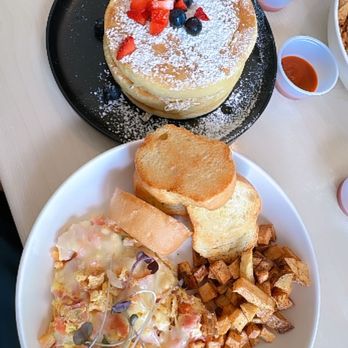 Dos Cafés - Any Style Breakfast with Classic Pancakes - Breakfast & Brunch Near Me - San Juan, Puerto Rico