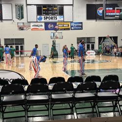 Oshkosh Arena - Inside the arena with the Harlem Globetrotters