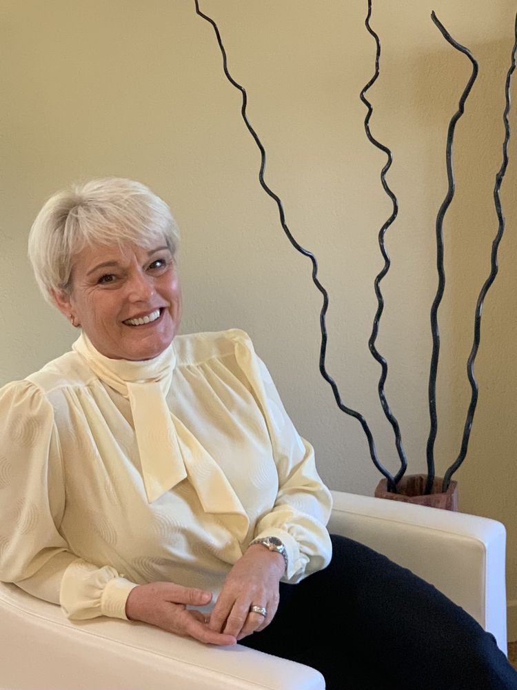 JUSTINE FRANCIS BERKSHIRE HATHAWAY DRYSDALE PROPERTIES. Updated