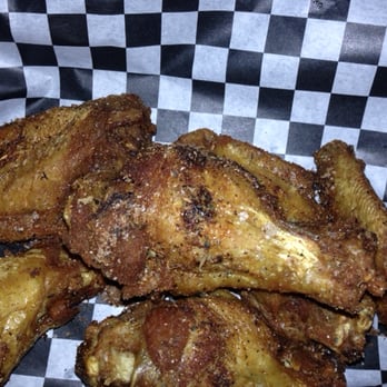 D-spot - Dry rubbed wing - Chicken Wings Near Me - Oakdale, Minnesota