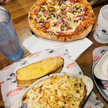Hideaway Pizza - Pizza with Canadian bacon, pineapple, jalepeno and mushroom and an Alfredo pasta. - Pizza Near Me - Warr Acres, Oklahoma Hideaway Pizza - Pizza with Canadian bacon, pineapple, jalepeno and mushroom and an Alfredo pasta. - Pizza Near Me - Warr Acres, Oklahoma