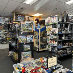 Bricks & Wheels - Marvel and Mario sets