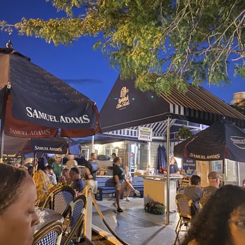 Spanky's Clam Shack - Outdoor sitting area,on waterfront Great place, nice people good food and drinks - Seafood Near Me - Hyannis, Massachusetts