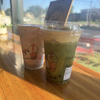 Gong Cha - Marble Strawberry Creme Brulee Matcha Milk Tea with Pearl - Coffee & Tea Near Me - Cerritos, California Gong Cha - Marble Strawberry Creme Brulee Matcha Milk Tea with Pearl - Coffee & Tea Near Me - Cerritos, California