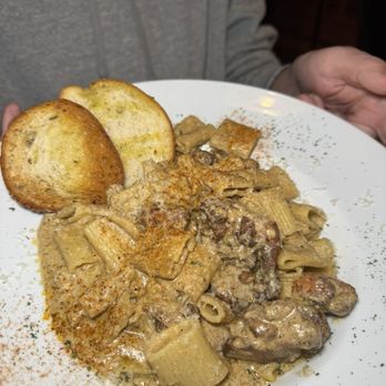 Sundays Kitchen & Bar - Blackened Chicken Alfredo - Cajun/Creole Near Me - Nyack, New York