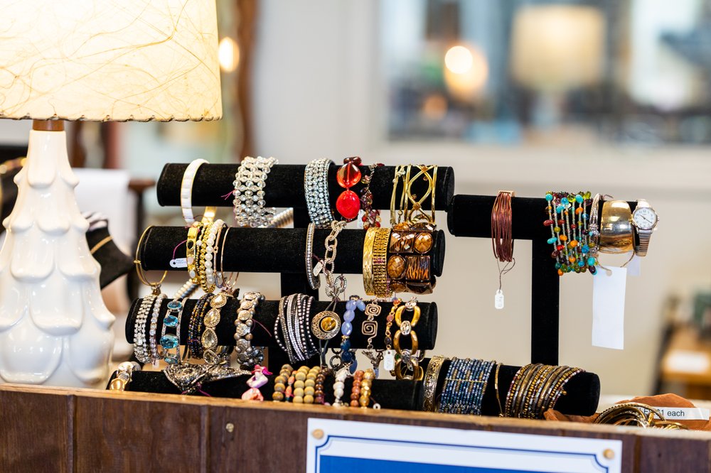 MISSY’S AND SISSY’S TREASURES Updated January 2026 569 N 13th St