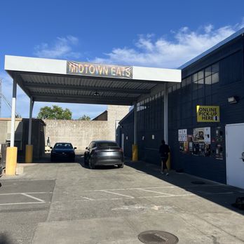 How We Roll - Midtown Eats houses this ghost kitchen. - Food Delivery Services Near Me - Sacramento, California