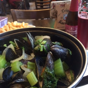 Le Lombard - Mussels in white Delirium sauce. - Brasseries Near Me - Brussel, BRU Le Lombard - Mussels in white Delirium sauce. - Brasseries Near Me - Brussel, BRU