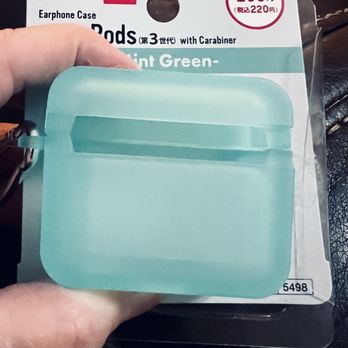 Daiso - Piece of crap, useless air bud case that does not close... - Discount Store Near Me - Las Vegas, Nevada