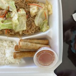 Elsa’s Filipino Kitchen - Chicken pancit and lumpia