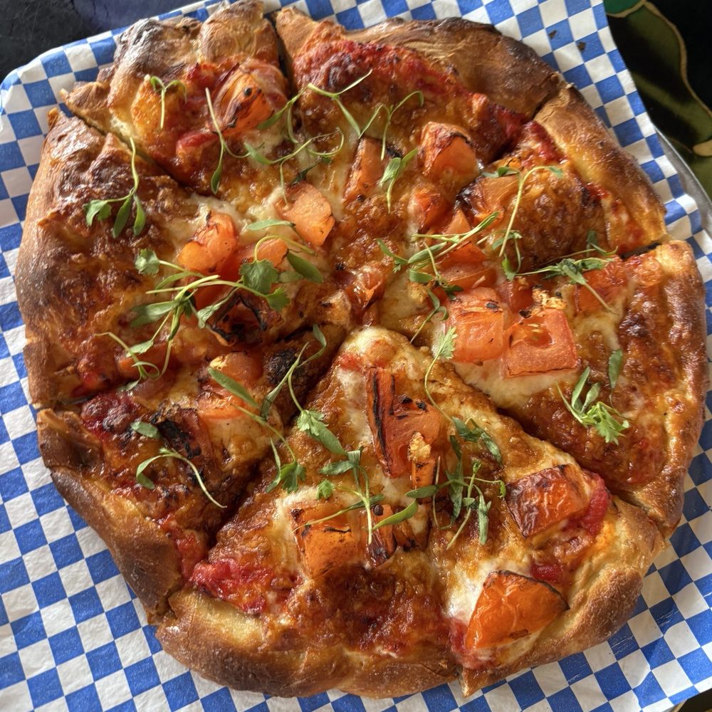 Tahiti Nui - Margarita pizza - Seafood Near Me - Hanalei, Hawaii Tahiti Nui - Margarita pizza - Seafood Near Me - Hanalei, Hawaii