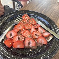 El Cafecito - Nutella, strawberries, and walnuts - amazing