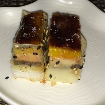 Ikura - Niguiri de foie con mango - Japanese Near Me - Madrid, M Ikura - Niguiri de foie con mango - Japanese Near Me - Madrid, M