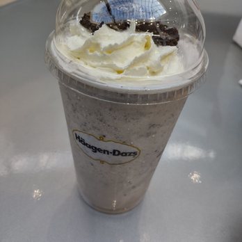 Häagen-Dazs - Cookies and cream milkshake - Ice Cream & Frozen Yogurt Near Me - Atlanta, Georgia Häagen-Dazs - Cookies and cream milkshake - Ice Cream & Frozen Yogurt Near Me - Atlanta, Georgia
