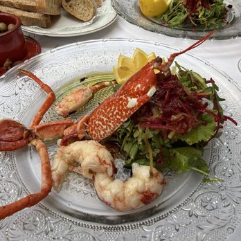 La Colombe d'Or - Lobster / shrimp salad - French Near Me - Saint-Paul de Vence, 06 La Colombe d'Or - Lobster / shrimp salad - French Near Me - Saint-Paul de Vence, 06