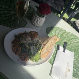 Shrimp and mango salad and mimosa Shrimp and mango salad and mimosa