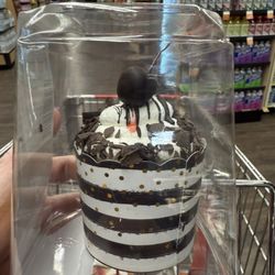Raley's - Free birthday cupcake with rewards