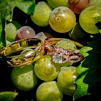 TwiningVine Winery - Wineries Near Me - Castro Valley, California