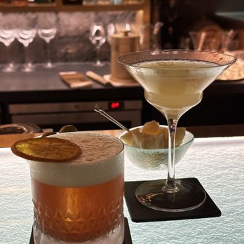 Donovan Bar - Bars Near Me - London, XGL