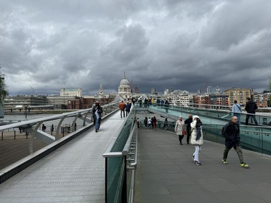 Millennium Bridge by null