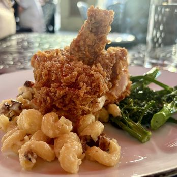 Soby's - Soby's Fried Chicken with Bacon Mac n Cheese...this dish is a must! - New American Near Me - Greenville, South Carolina Soby's - Soby's Fried Chicken with Bacon Mac n Cheese...this dish is a must! - New American Near Me - Greenville, South Carolina