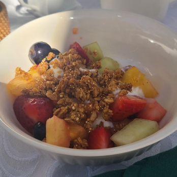Cheshire Cat Inn - Morning breakfast - Bed & Breakfast Near Me - Santa Barbara, California