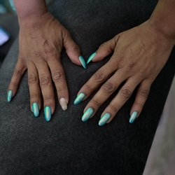 Greenhaven Nails - The manager/owner came over to explain to me why I needed to pay AGAIN to get my nails looking right.