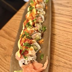 Tora Japanese Restaurant - M1. Pinku Maki