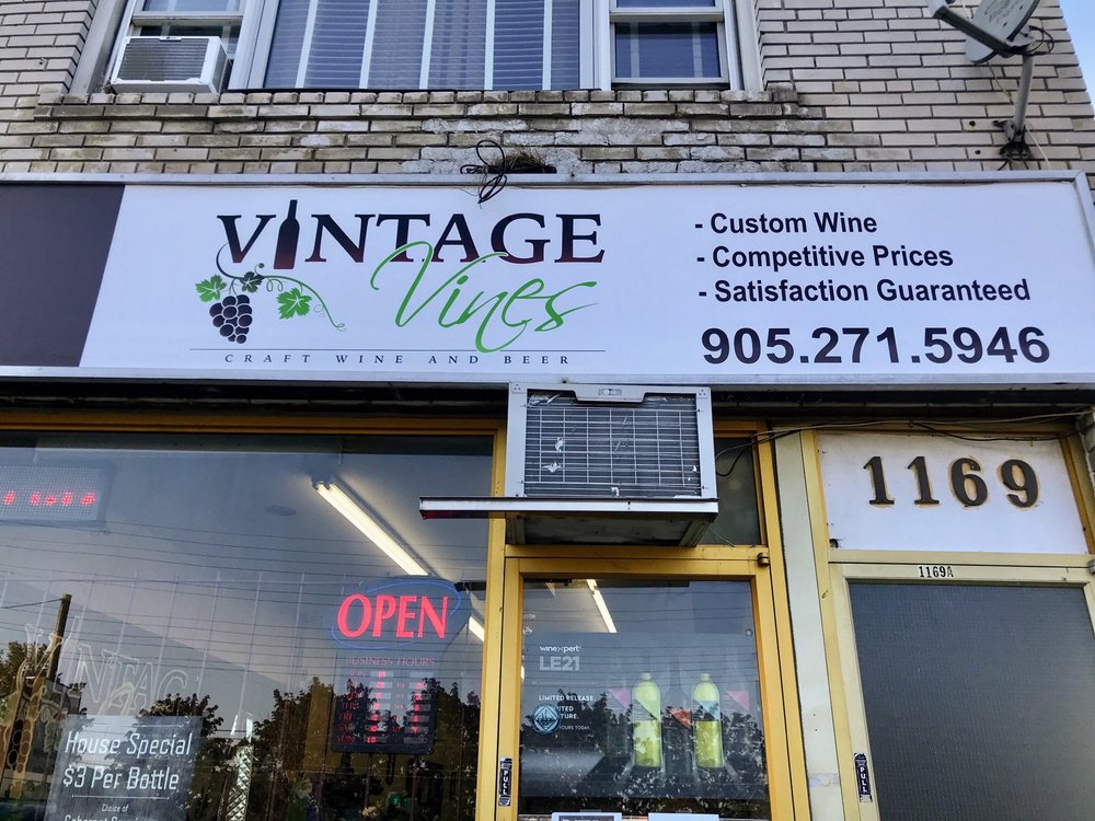 Vintage Vines Logo