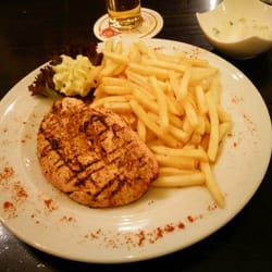 Hotel Burghof - Putensteak 200g mit Pommes