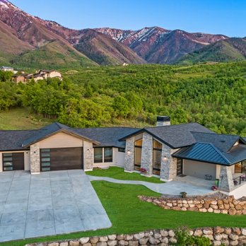 Summit Construction Services - aerial view of a home in the mountains - General Contractors Near Me - Springville, Utah Summit Construction Services - aerial view of a home in the mountains - General Contractors Near Me - Springville, Utah