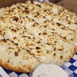 Chicago's Pizza With A Twist - SVCC 2023: Cheesy Breadsticks and vegan ranch