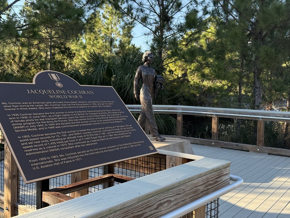 Woman’s Veterans Memorial Park Logo