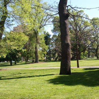 Carlton Gardens - Parks Near Me - Melbourne, VIC