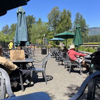 Multnomah Falls - Outdoor seating - Hiking Near Me - Bridal Veil, Oregon